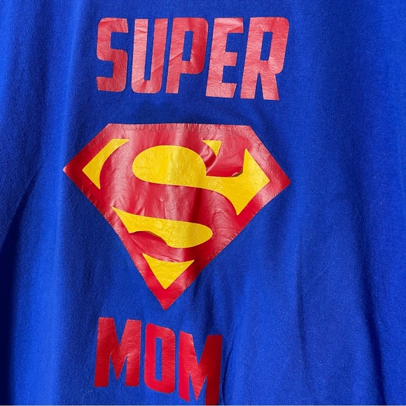 Fruit of the Loom, Super Mom Tshirt. Size Medium. Good used condition! - Picture 6 of 6